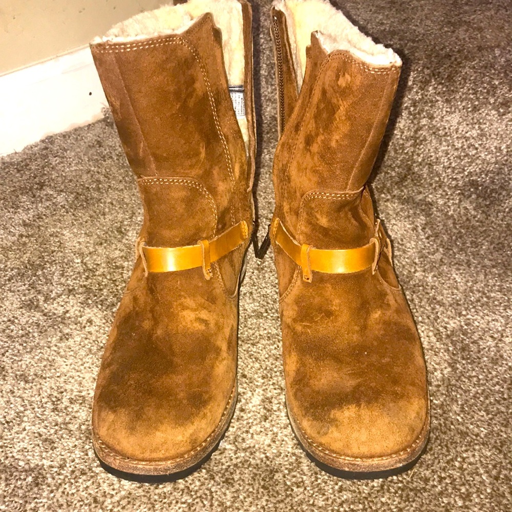 🟢⭐️UGG buckled boots⭐️
